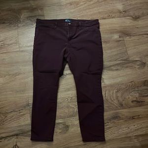 Gap Favorite Jegging in Wine